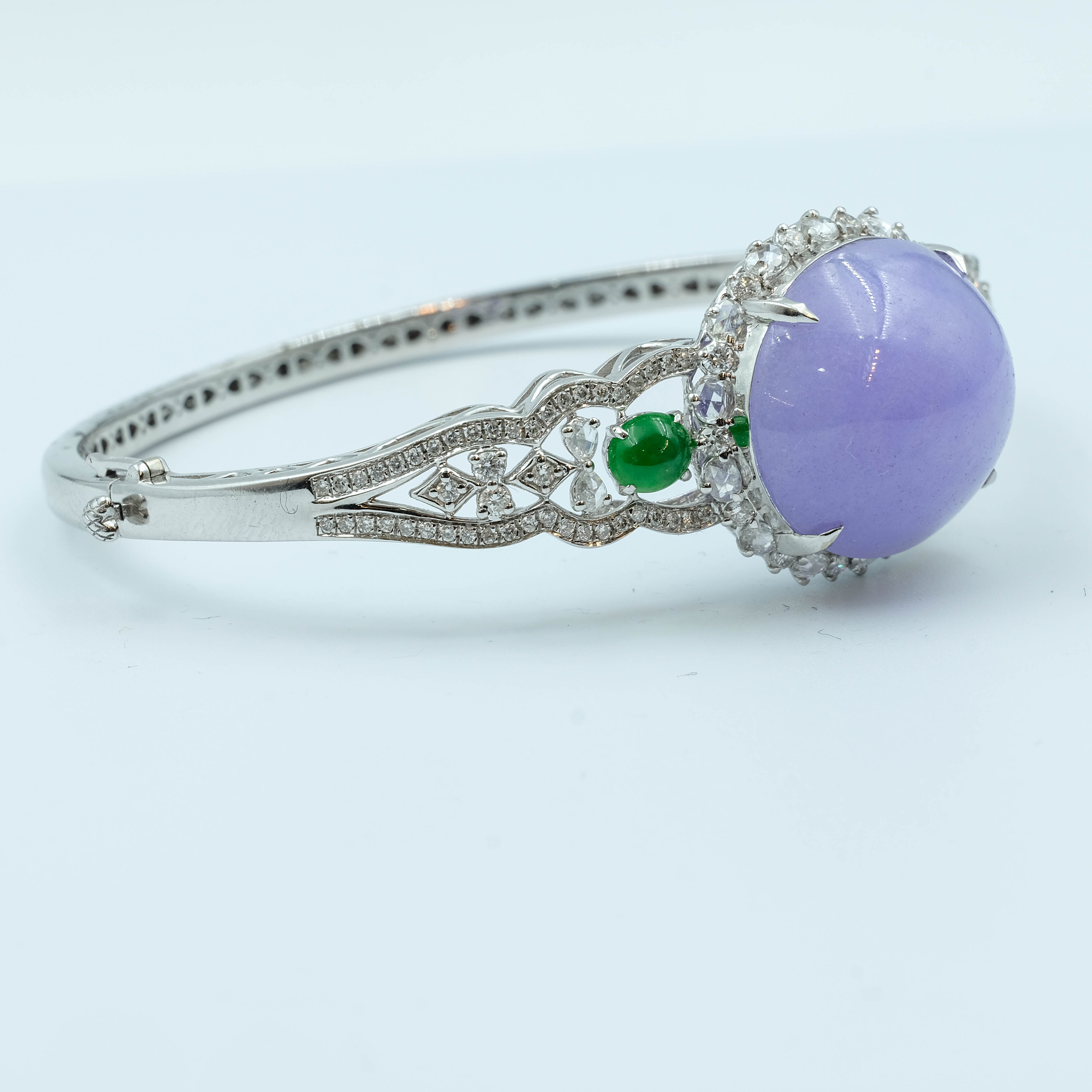 Oval Shape Jadeite Bangle Lavender Green 18k White Gold Natural Diamond Inlay 2