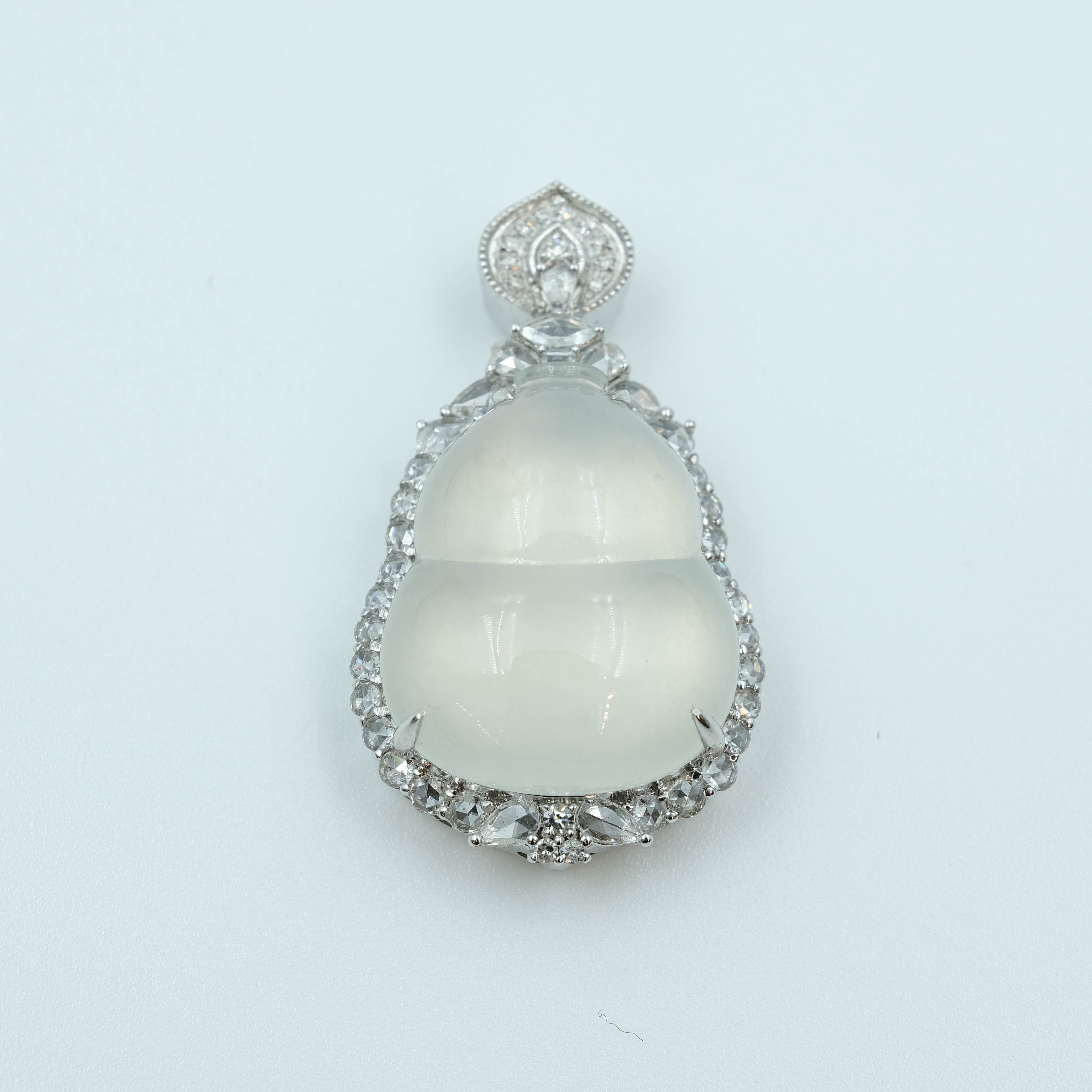 HuLu Pendant Jadeite No Color Translucent Grade A 18K White Gold Inlay