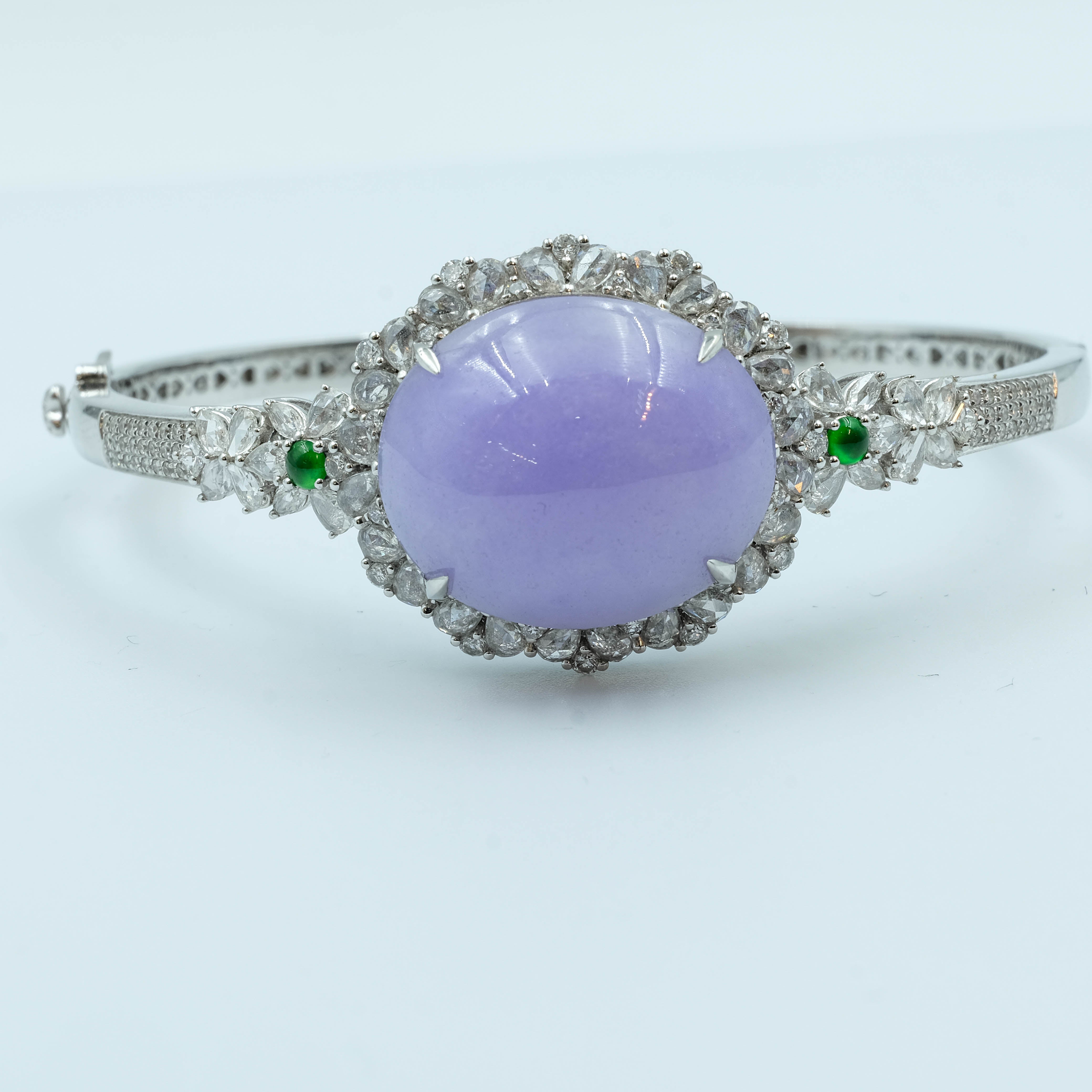 Oval Shape Jadeite Bangle Lavender Green 18k White Gold Natural Diamond Inlay